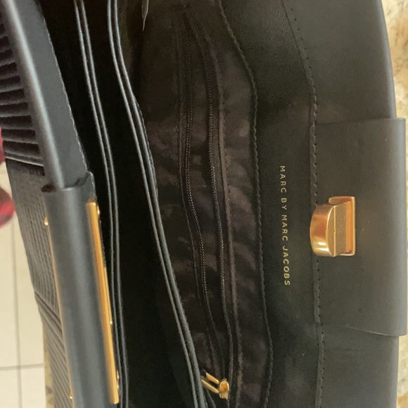 MARC BY MARC JACOBS NEW YORK CLUTCH - Picture 4 of 9